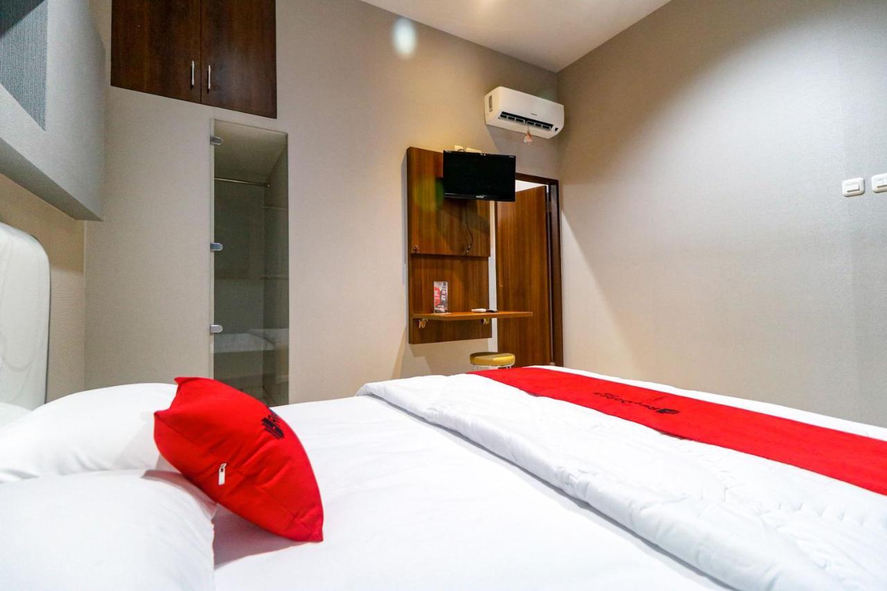 Reddoorz Near Kebon Jeruk Yakarta Exterior foto